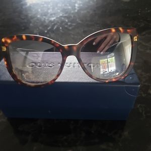 Nwot Louis Vuitton Charlotte Sunglasses SOLD OUT